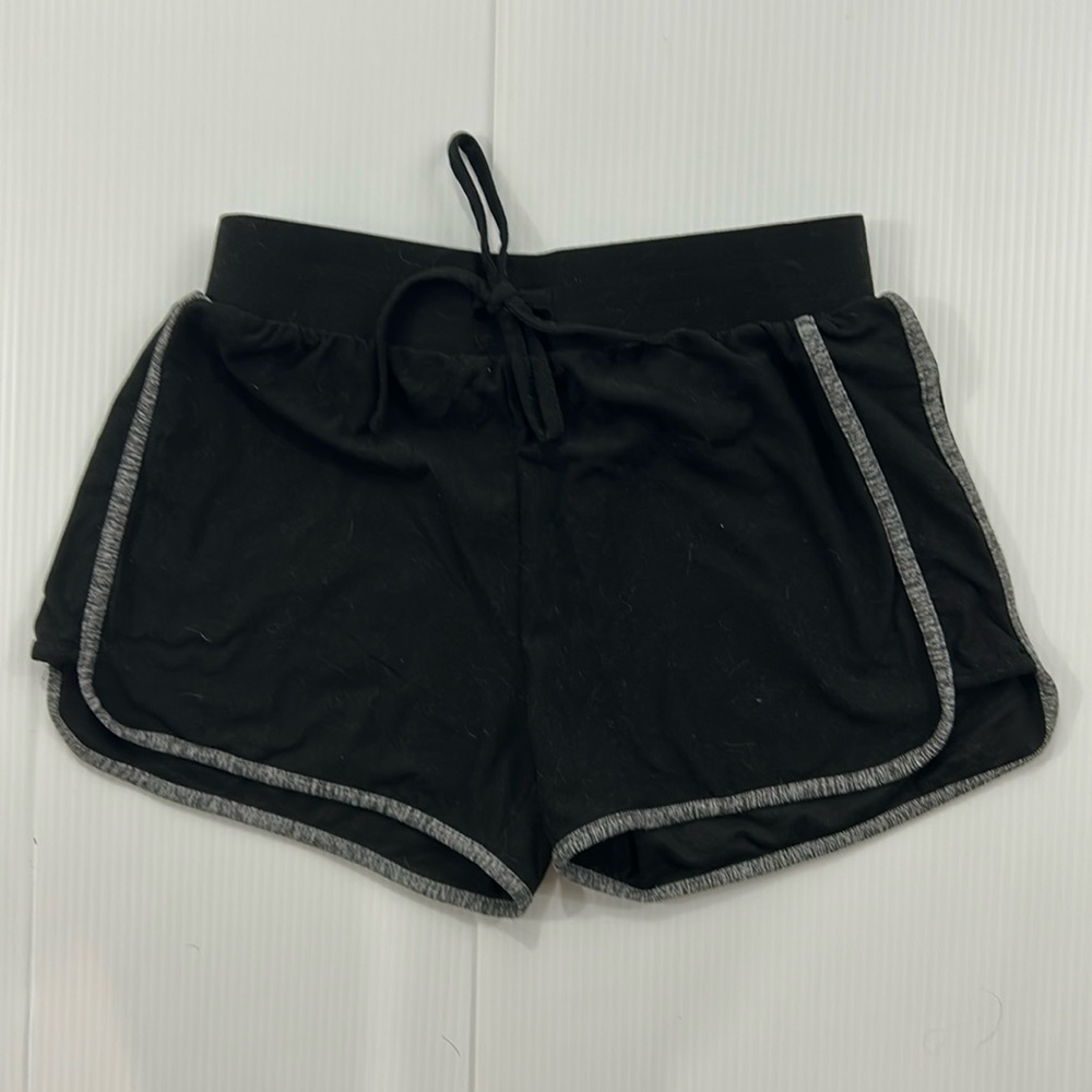 J65. No Boundaries Black Athletic Shorts with Gray Trim‎ (XS)
